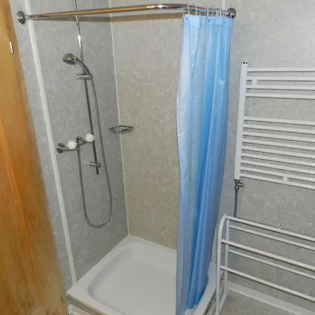 Apartment Guex Appartement-fewo- Dusche Oder Bad- Wc 5-bettwohnung By Interhome *
